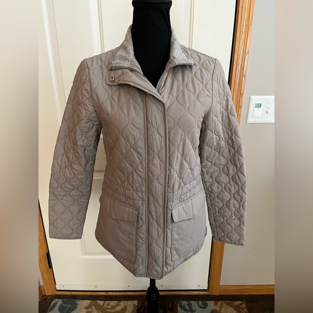 New women’s Peter Millar Blakley driftwood quilted travel barn style jacket. XS